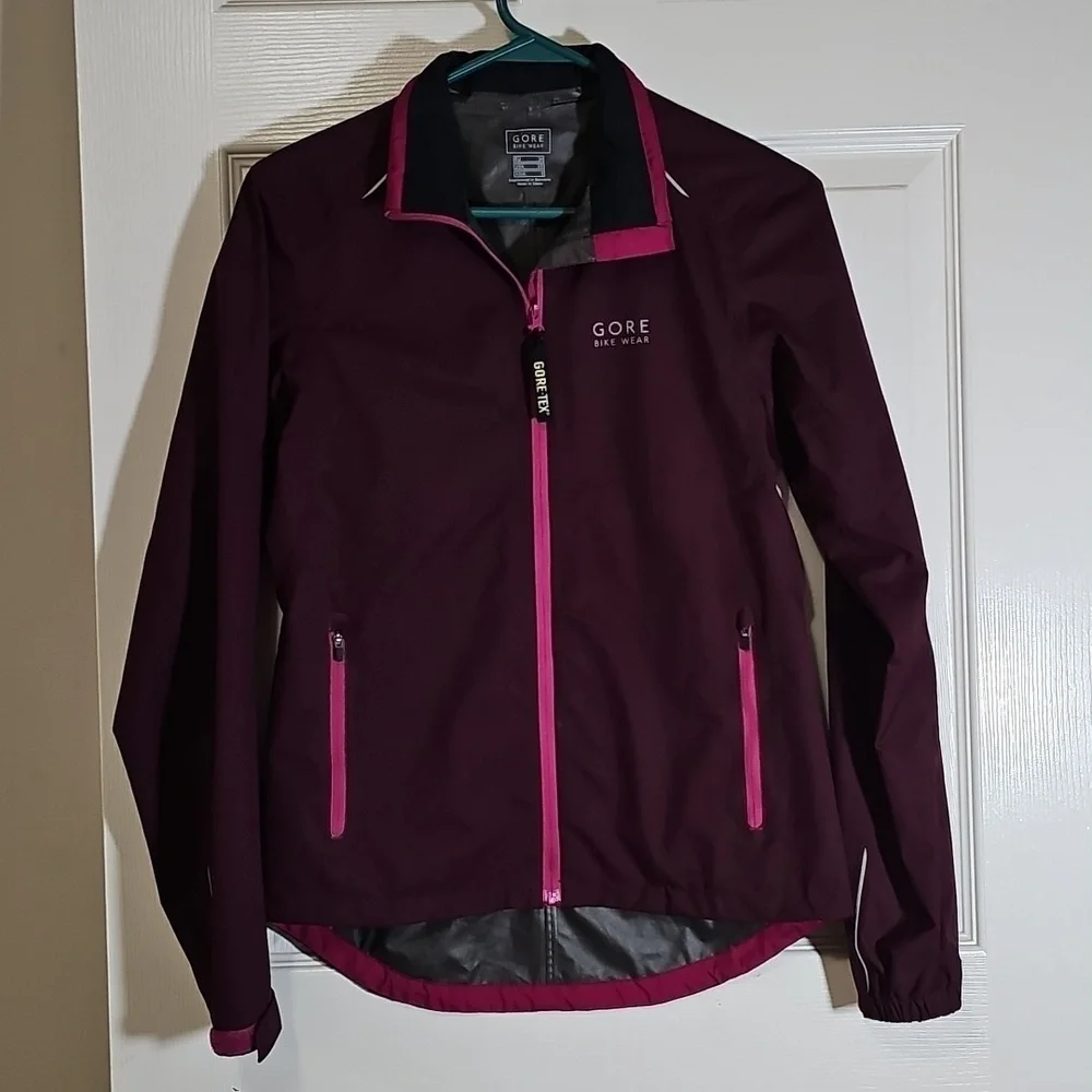 Gore Bike Wear Jacket Plum Pink Thin Layer Gore-Tex Weatherproof Size XS